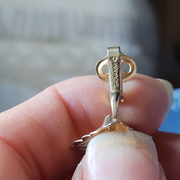 GIOVANNI VINTAGE GOLD-TONE DOUBLE LEAF DROP CLIP-ON .8" EARRINGS - Picture 5 of 9